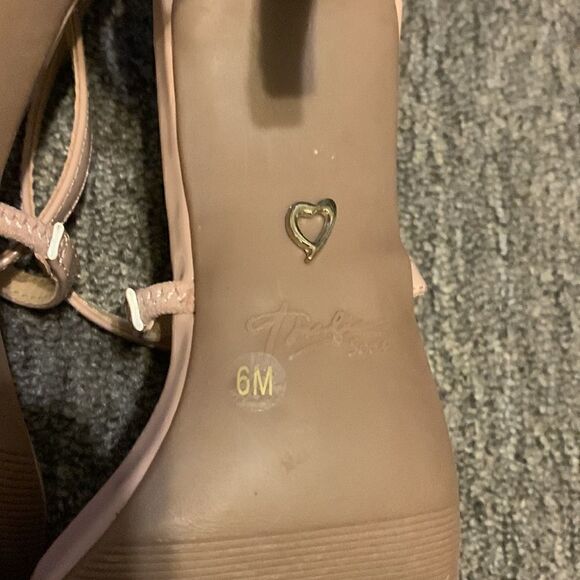 EUC Thalia Sodi beige heel sandals! Size 6 - Picture 6 of 7